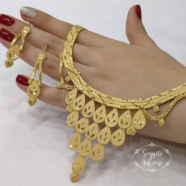 سرویس طلا عروس جدید قیمت سرویس طلا عروس ۱۴۰۲ سرویس طلا لاکچری سرویس طلا ظریف سرویس طلا جدید سرویس طلا جدید بدون نگین سرویس طلا ایتالیایی sv,ds xghg uv,s [ndn