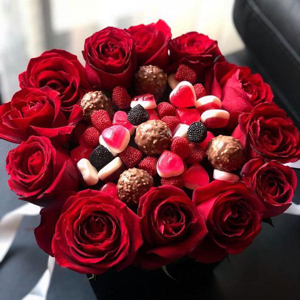 مدل دسته گل شکلاتی آموزش دسته گل شکلاتی دسته گل شکلاتی با کاغذ کشی دسته گل شکلاتی ولنتاین دسته گل شکلاتی ساده تزیین شکلات برای مهمانی تزیین شکلات در سینی lng nsji 'g a;ghjd