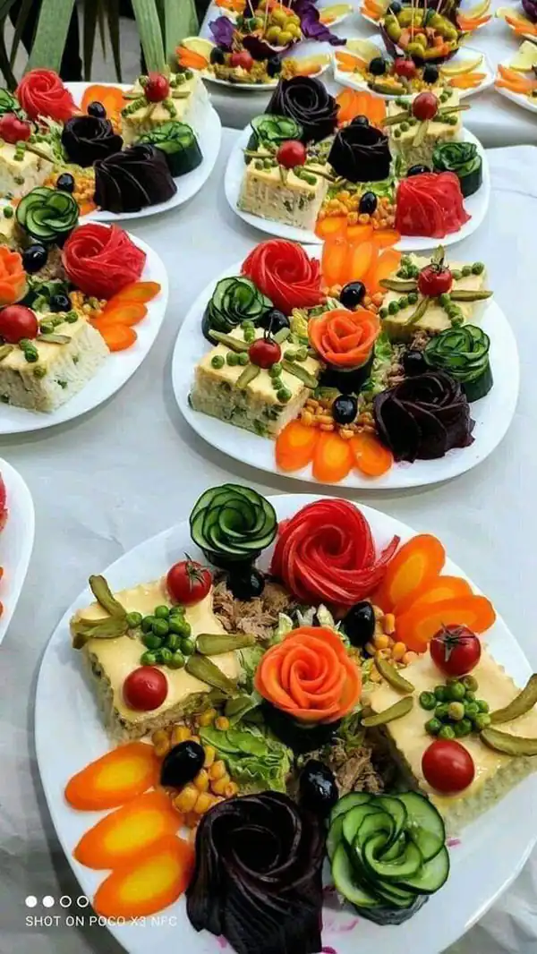 تزیین غذا برای مهمانی زیباترین تزیین غذا تزیین غذا و سالاد و ماست تزیین غذا برای مدرسه تزیین غذا و سفره آرایی نحوه چیدن سفره غذا روی زمین تزیین سفره مهمانی شیک