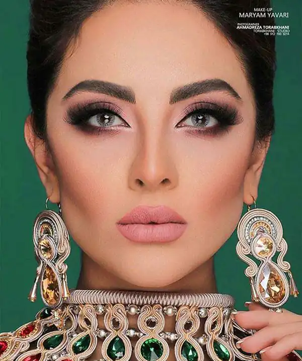 مدل آرایش ساده اسموکی