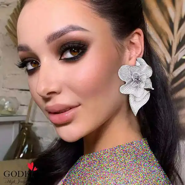 مدل آرایش ساده اسموکی