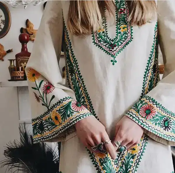 مدل مانتو گلدوزی شده دخترانه