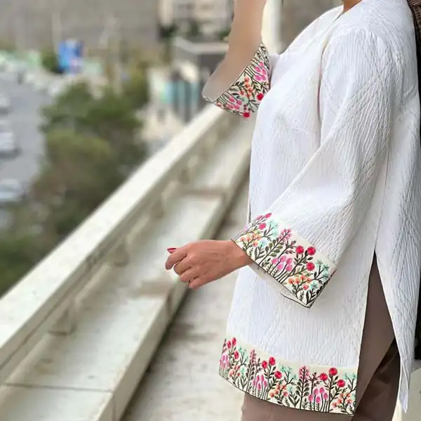 مدل مانتو گلدوزی شده دخترانه
