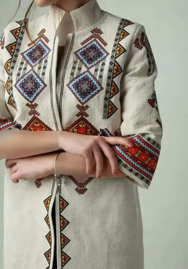 مدل مانتو گلدوزی شده دخترانه