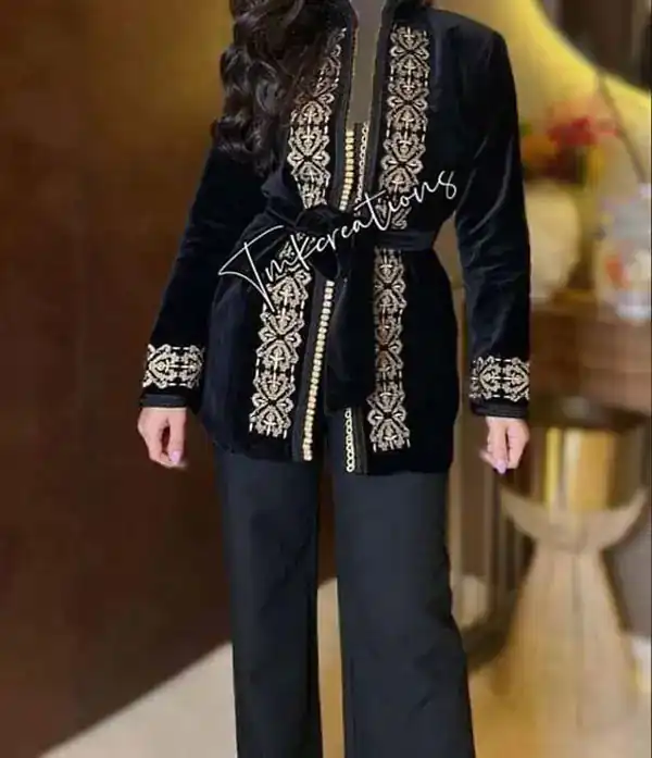 مدل مانتو گلدوزی شده مشکی