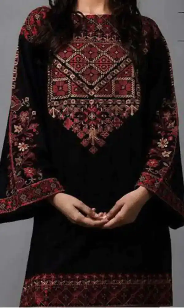 مدل مانتو گلدوزی شده مشکی
