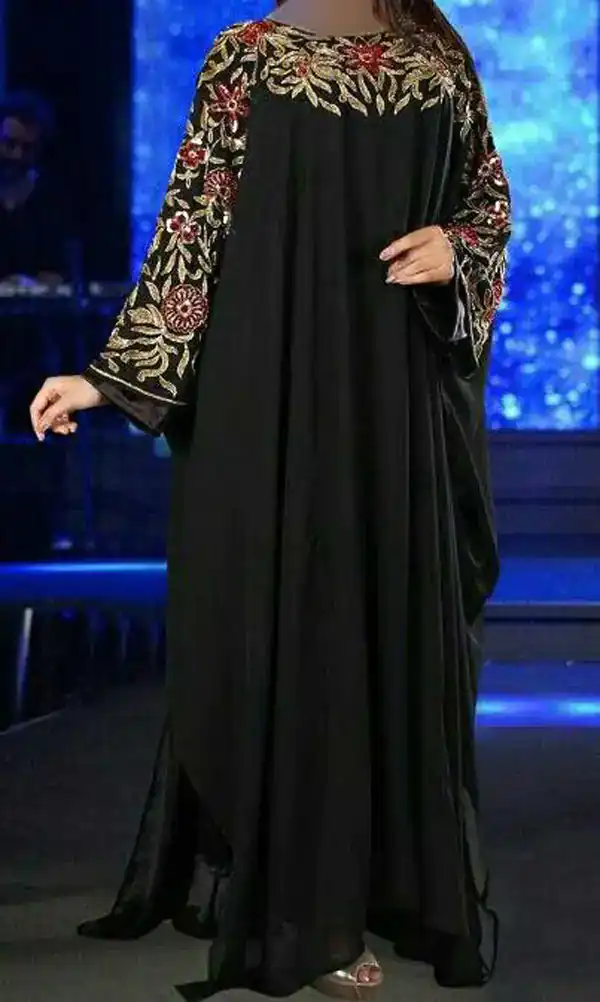 مدل مانتو گلدوزی شده مشکی