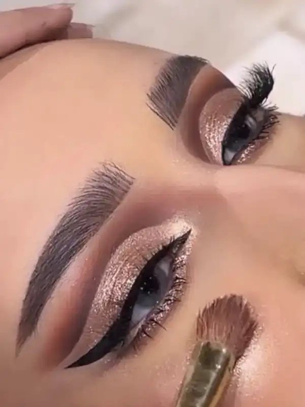 مدل آرایش چشم لایت آرایش چشم لایت اروپایی ارایش چشم لایت گوشه تیره مدل آرایش چشم لایت عروس بهترین آرایش چشم  آرایش چشم لایت ساده 
