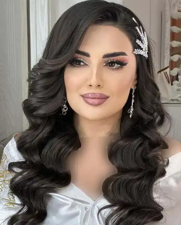 مدل شینیون نیمه باز شینیون نیمه باز برای صورت گرد مدل شینیون نیمه باز اروپایی شینیون نیمه باز فر شینیون فر باز یک طرفه مدل شینیون باز و بسته جدید مدل شینیون باز موی متوسط