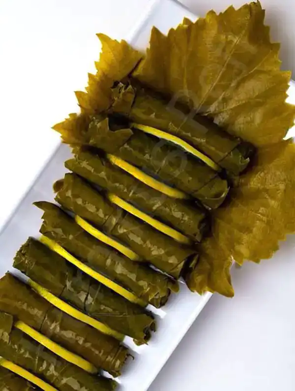 تزیین دلمه برگ مو مجلسی
