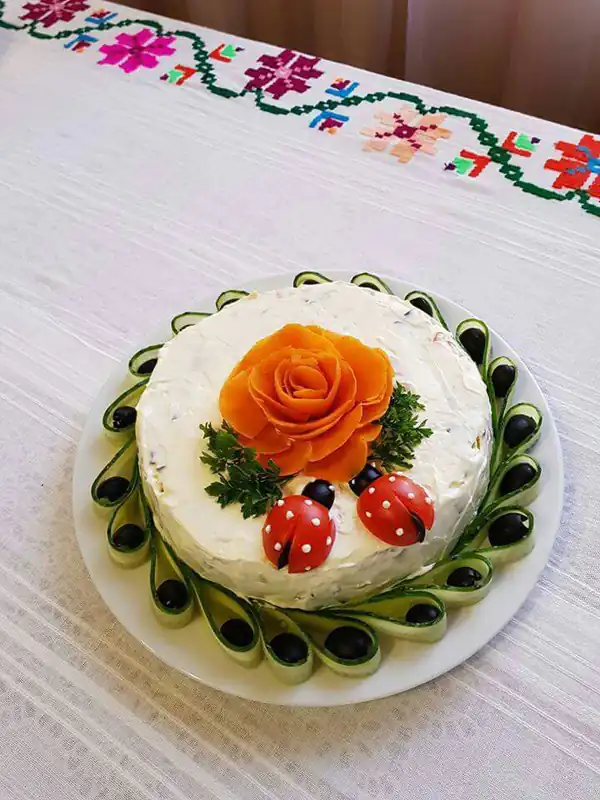 تزیین سالاد الویه جدیدترین تزیین سالاد الویه ساده و شیک آموزش تزیین سالاد الویه برای مهمانی تزیین سالاد الویه با هویج و خیارشور تزیین سالاد الویه تک نفره برای تولد تزیین سالاد الویه ساده برای مدرسه تزیین سالاد الویه قالبی