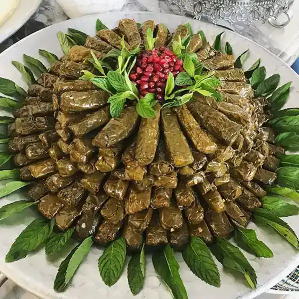 تزیین دلمه برگ مو مجلسی