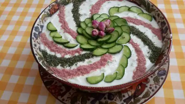 تزیین ماست و خیار