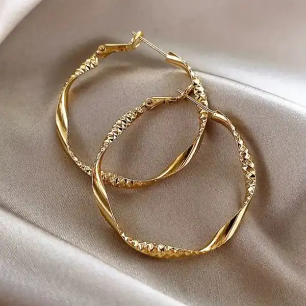 مدل گوشواره حلقه ای بزرگ