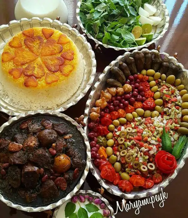 تزیین قورمه سبزی برای مهمانی