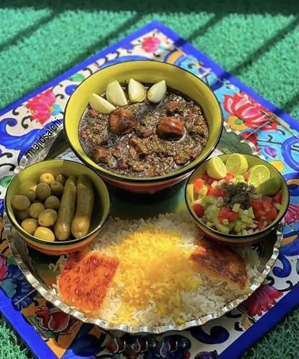 تزیین قورمه سبزی برای مهمانی