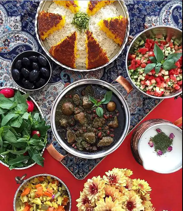 تزیین قورمه سبزی برای مهمانی