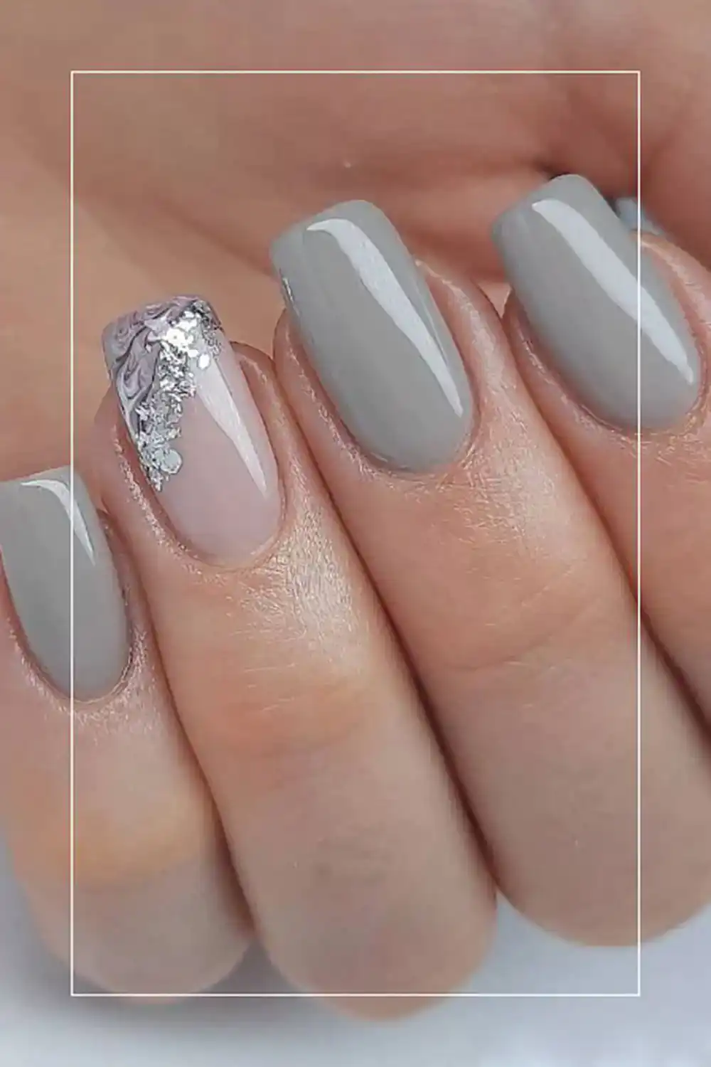 طراحی ناخن طوسی نقره ای