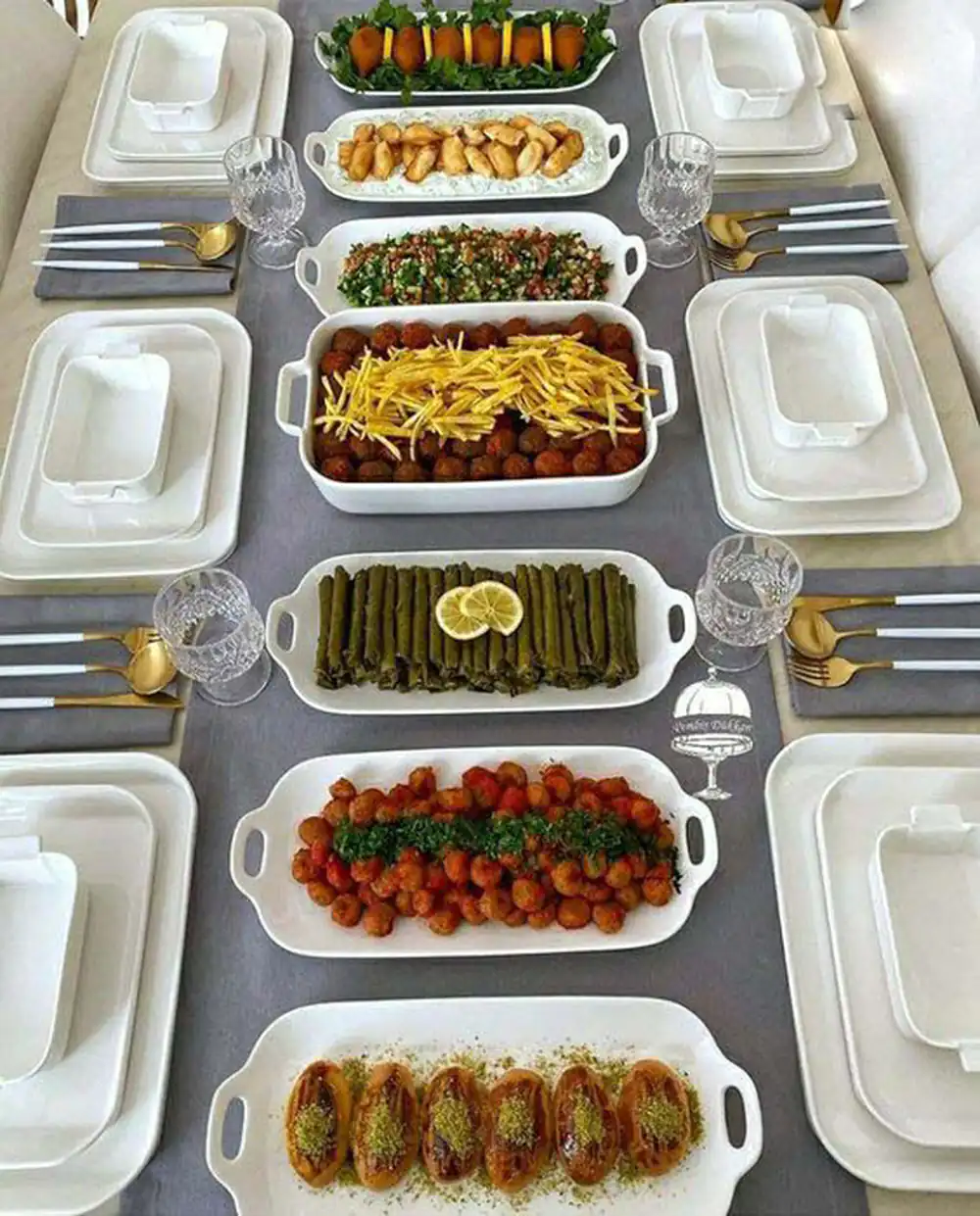 چیدمان میز شام