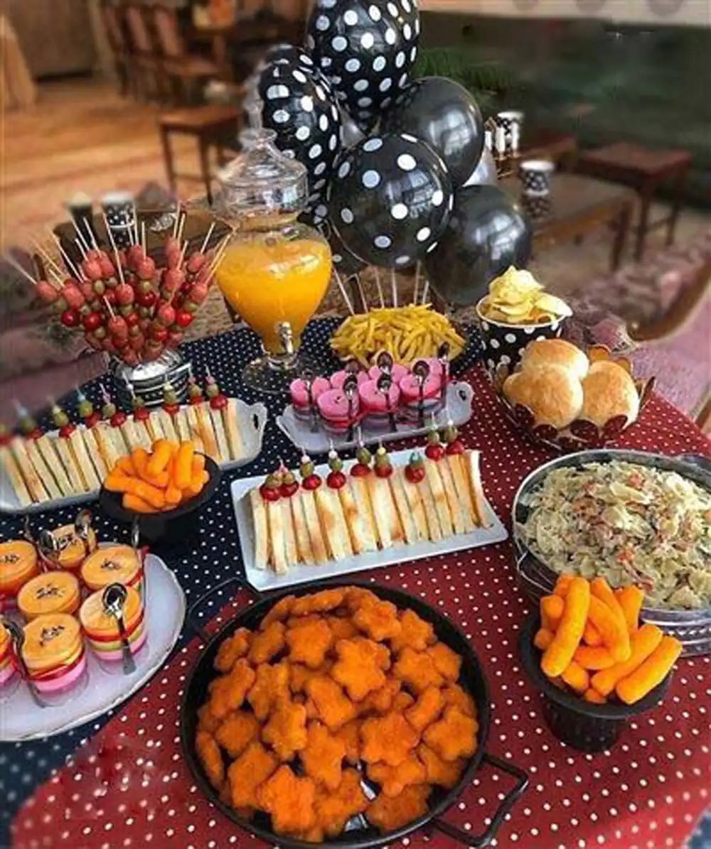 چیدمان میز پذیرایی