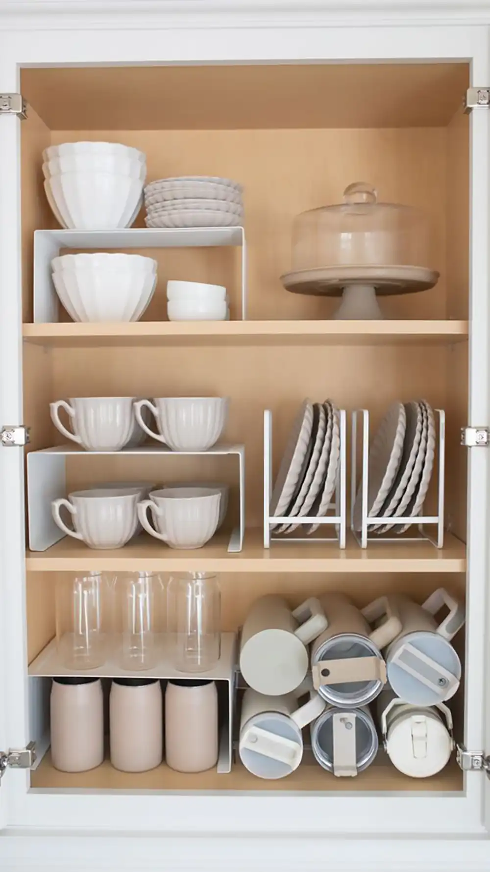 مدل چیدمان ظروف داخل کابینت