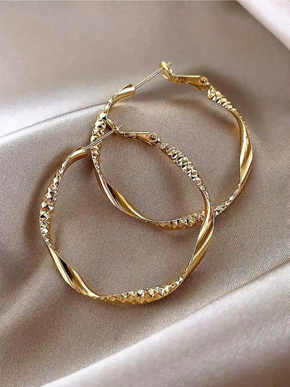 مدل گوشواره پیچی