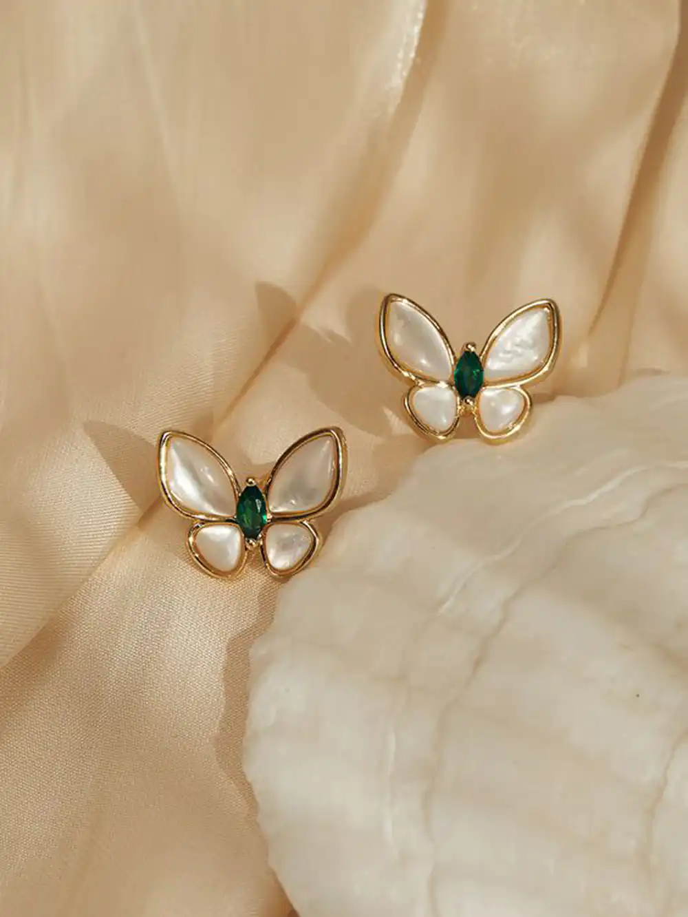 مدل گوشواره طلا پروانه ای