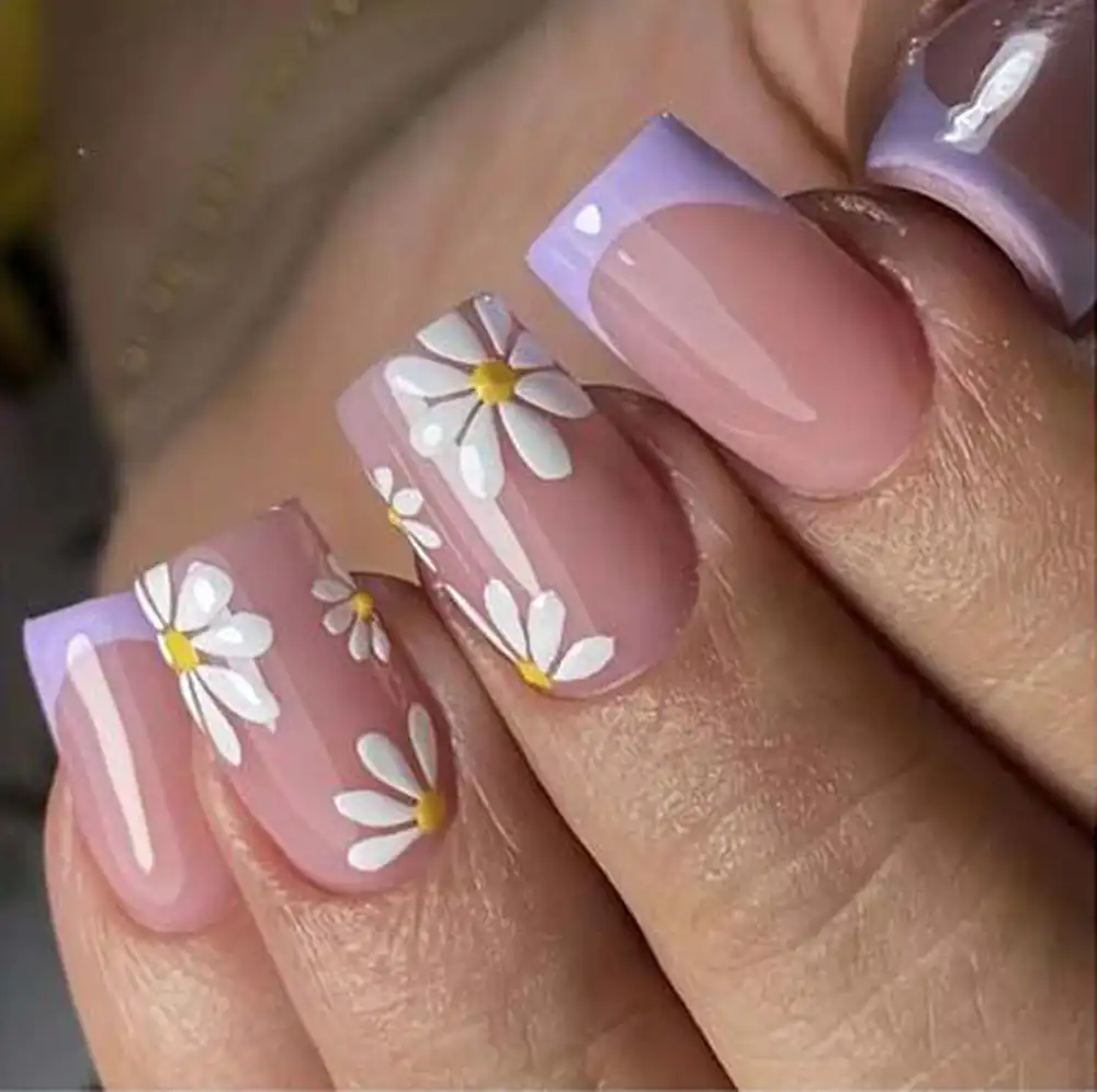 طراحی ناخن گل بابونه