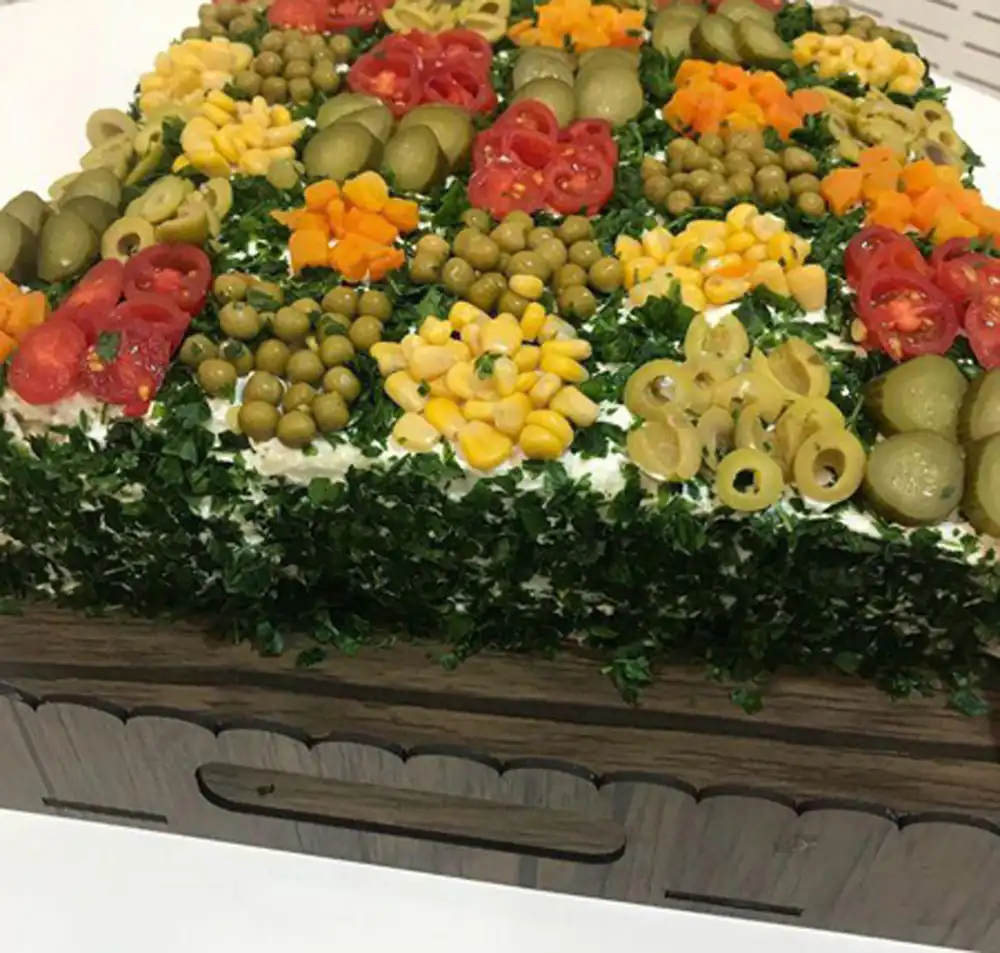 ترئین کیک مرغ مجلسی