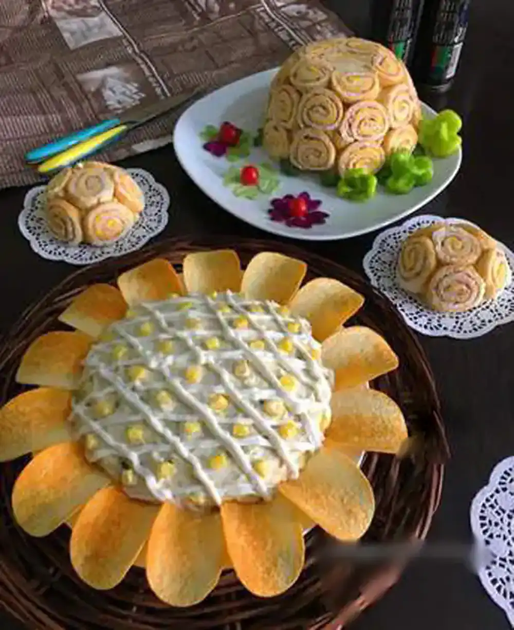 تزئین سالاد الویه با چیپس