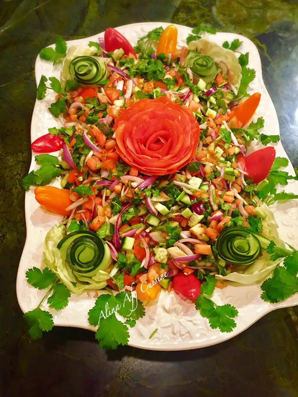 تزئین سالاد شیرازی ساده