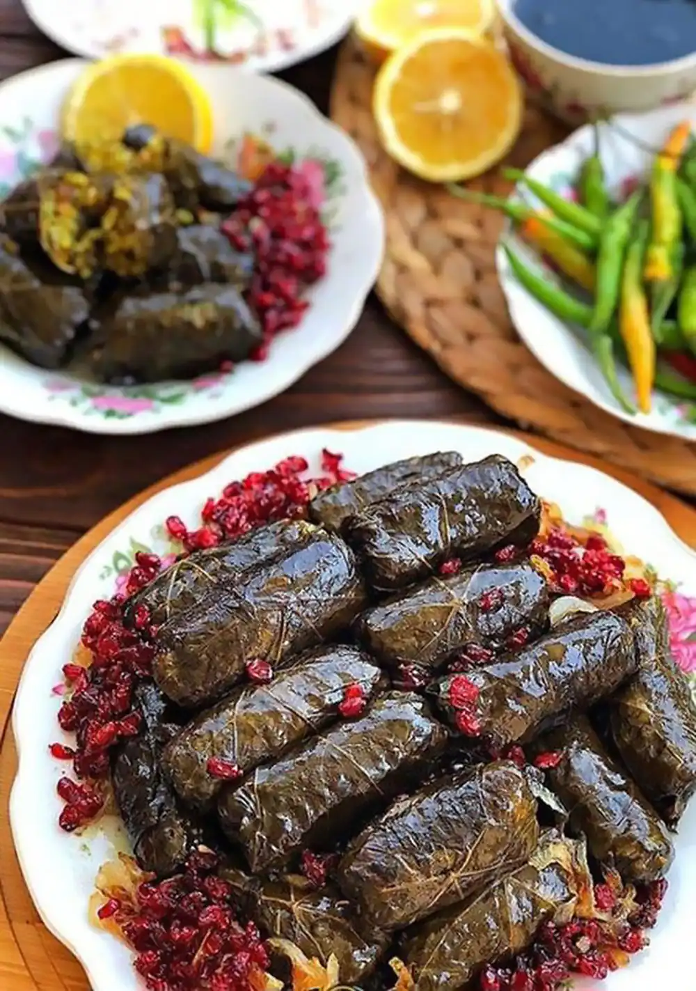 تزئین دلمه برگ مو برای مهمانی
