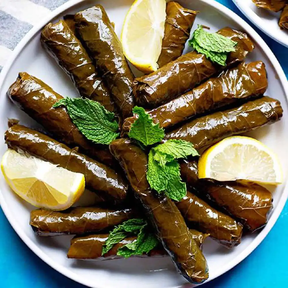 تزئین دلمه برگ مو برای مهمانی
