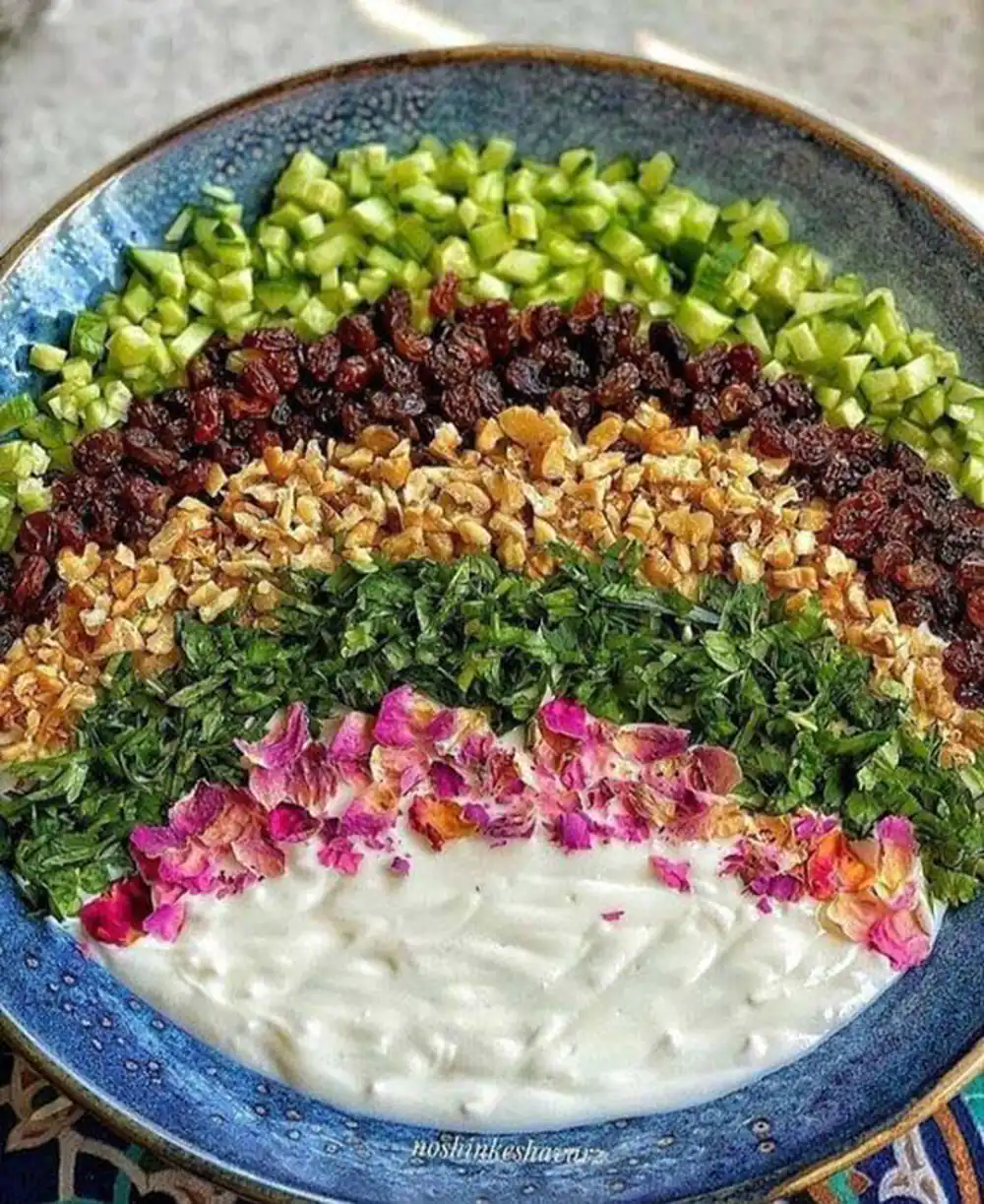 تزئین ماست مجلسی