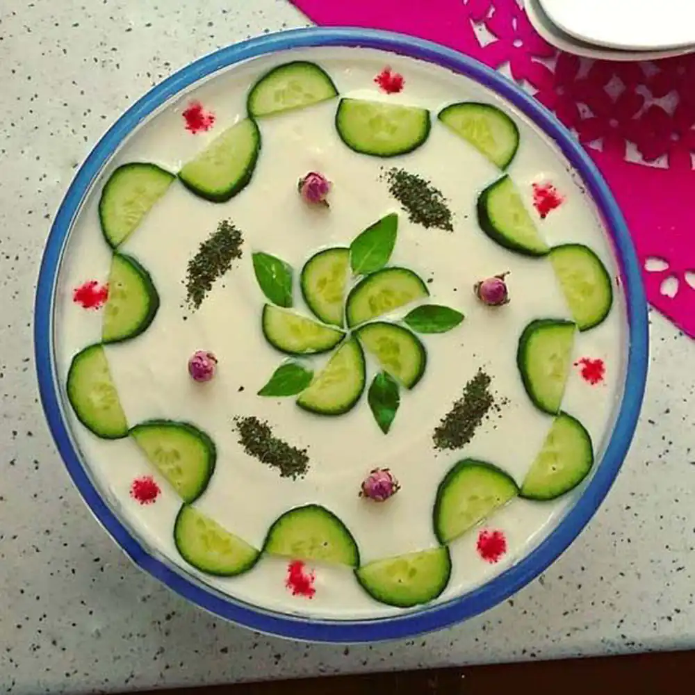 تزئین ماست مجلسی