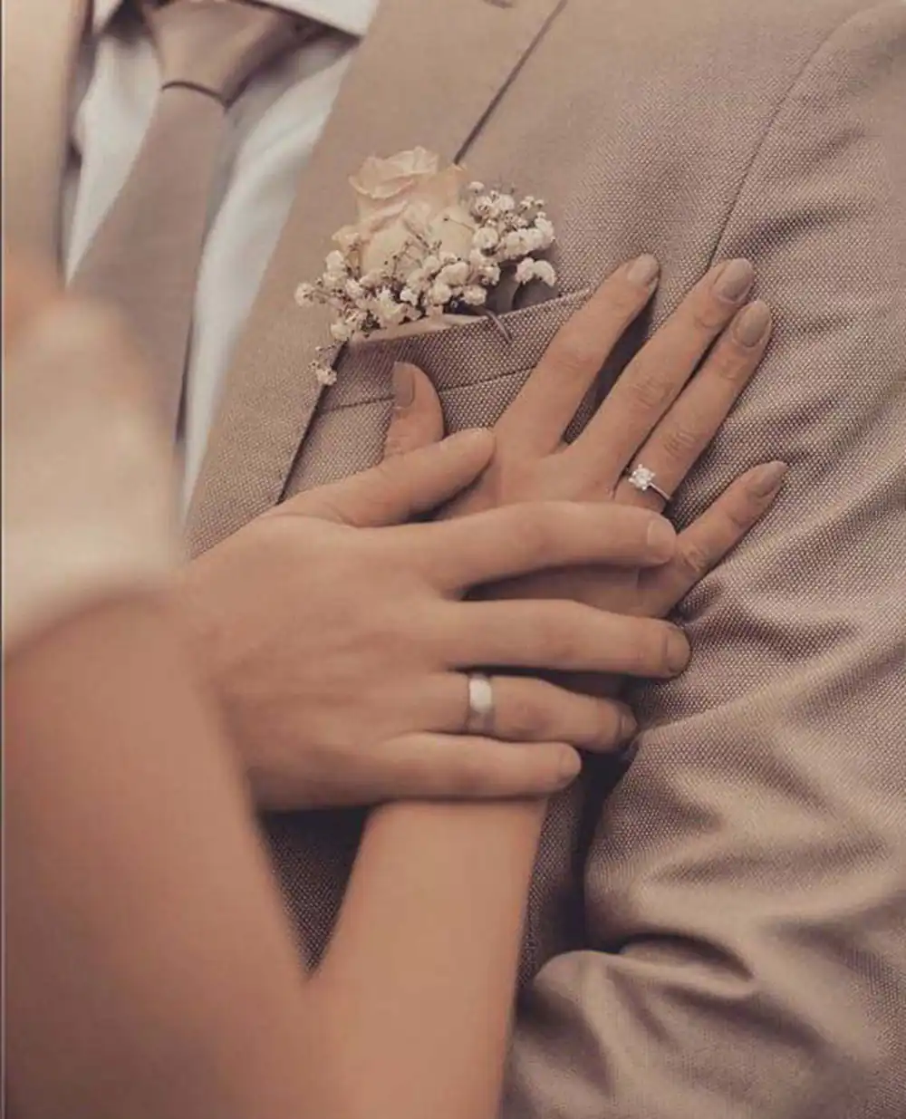 عکس با حلقه ازدواج
