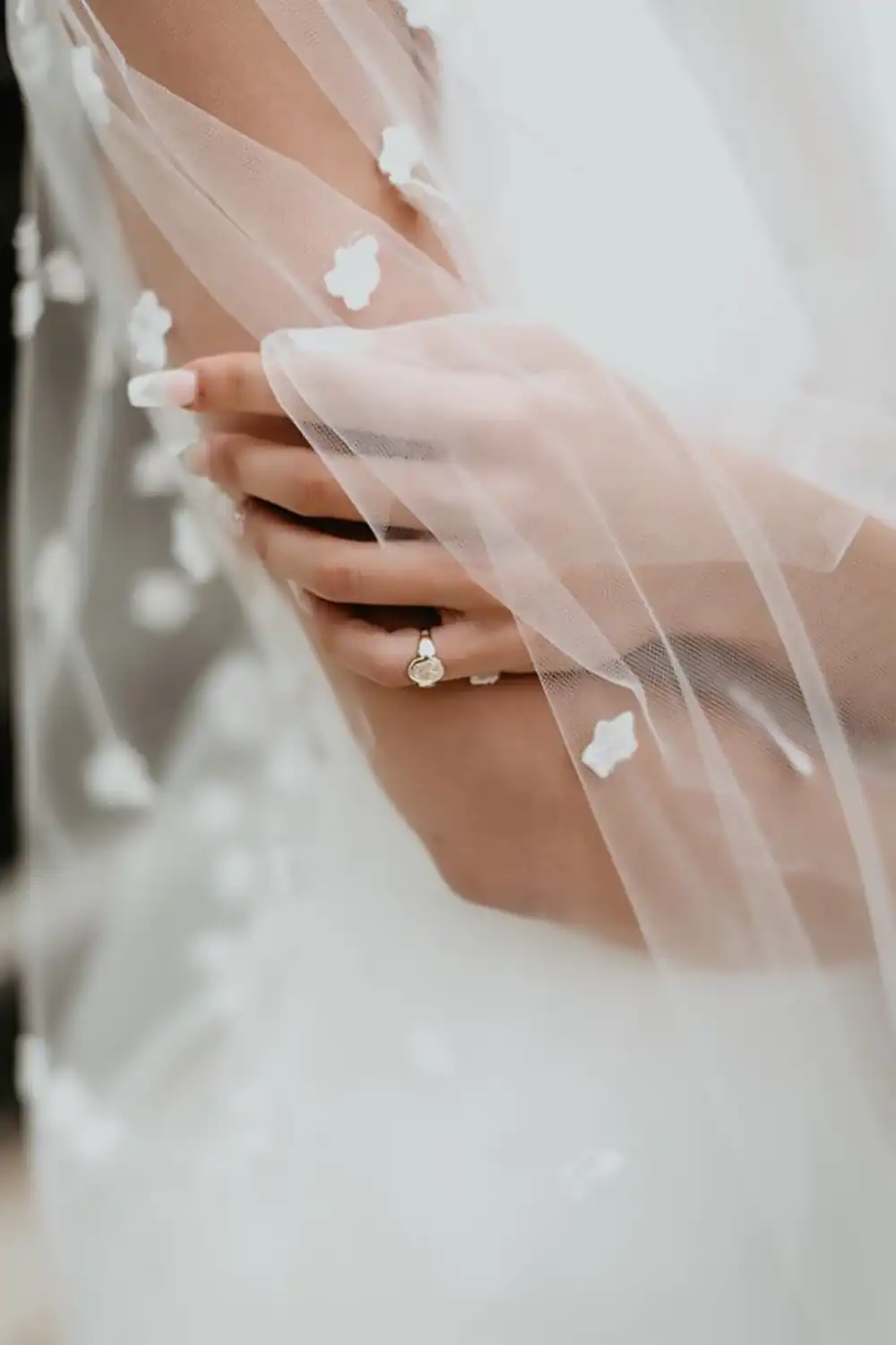 عکس با حلقه ازدواج