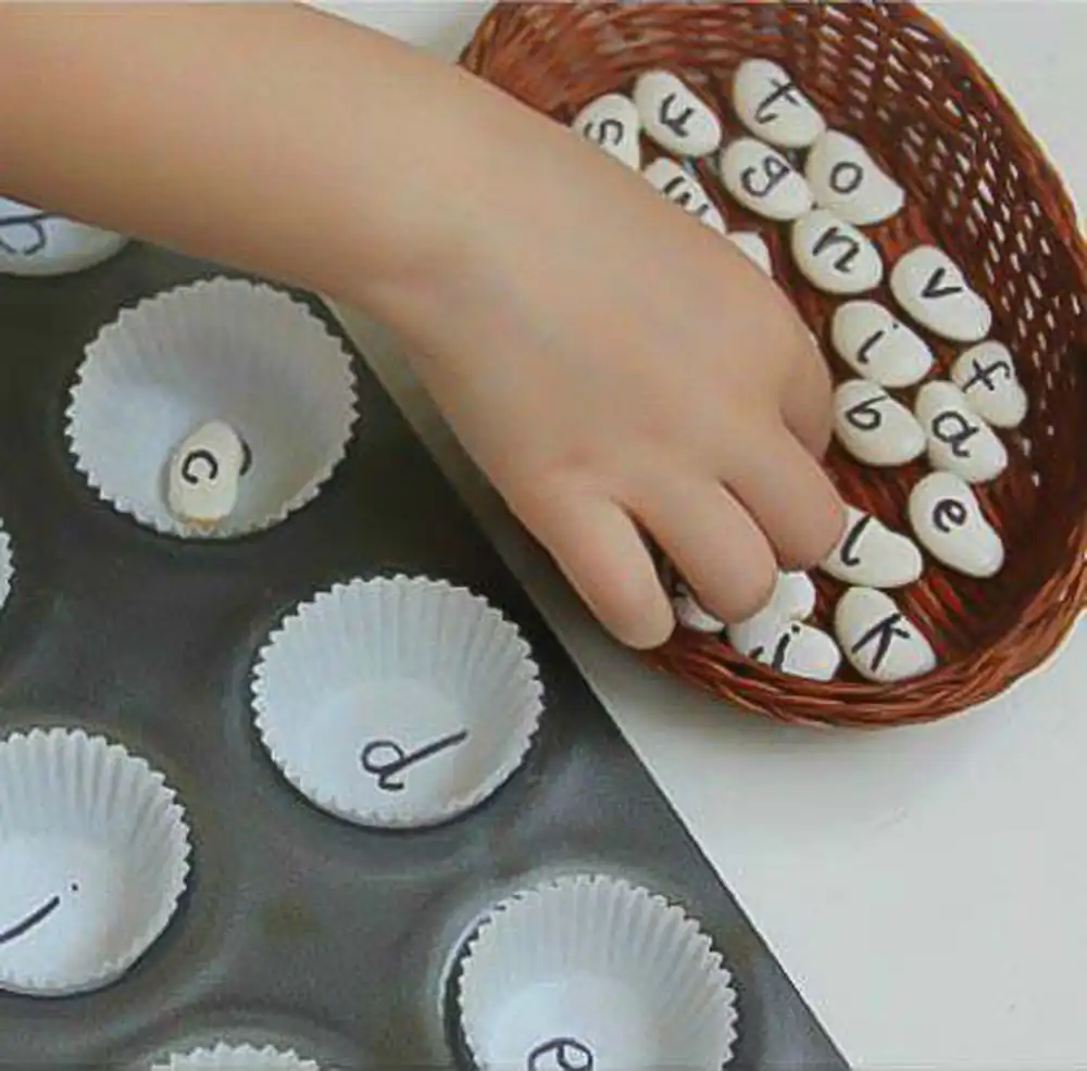 کاردستی حروف الفبا با حبوبات