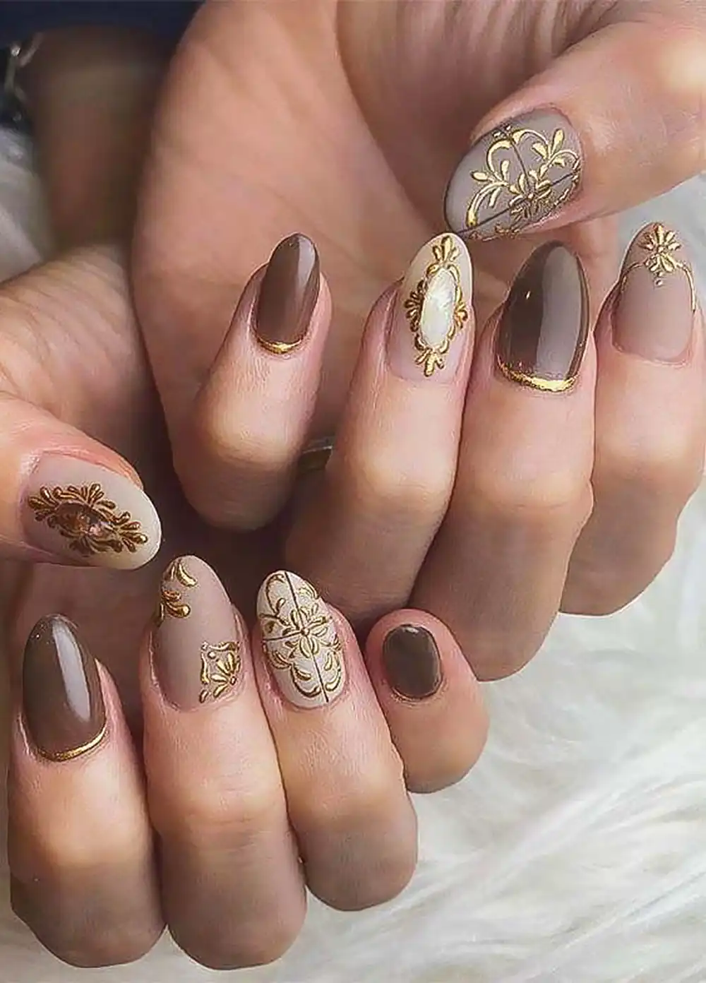 طراحی ناخن پاییزی شیک