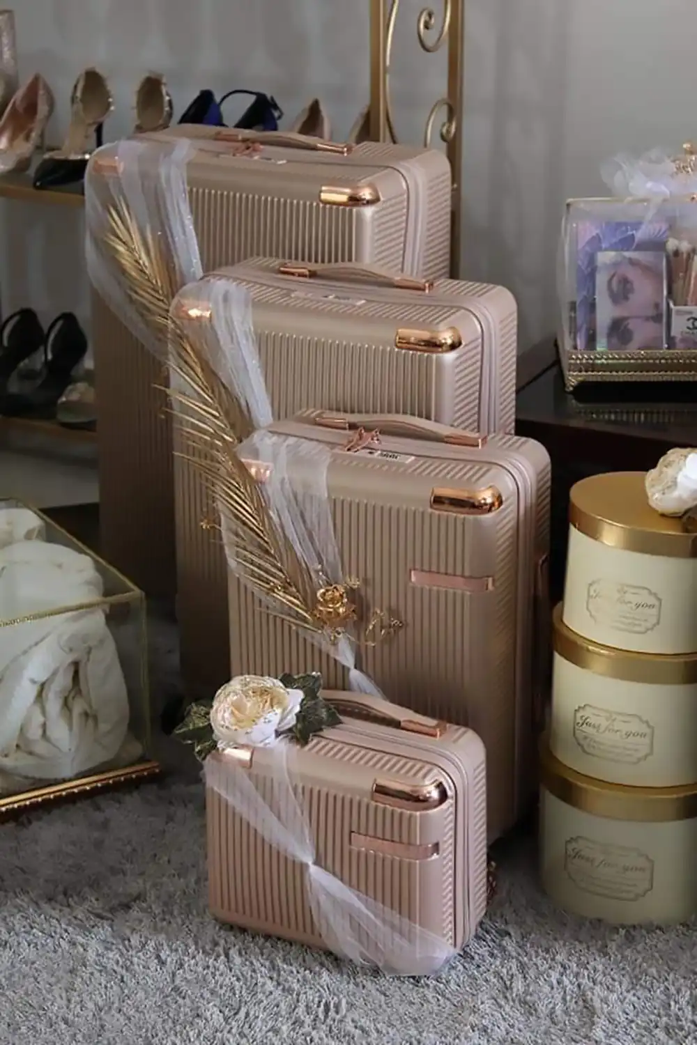 تزیین چمدان عروس