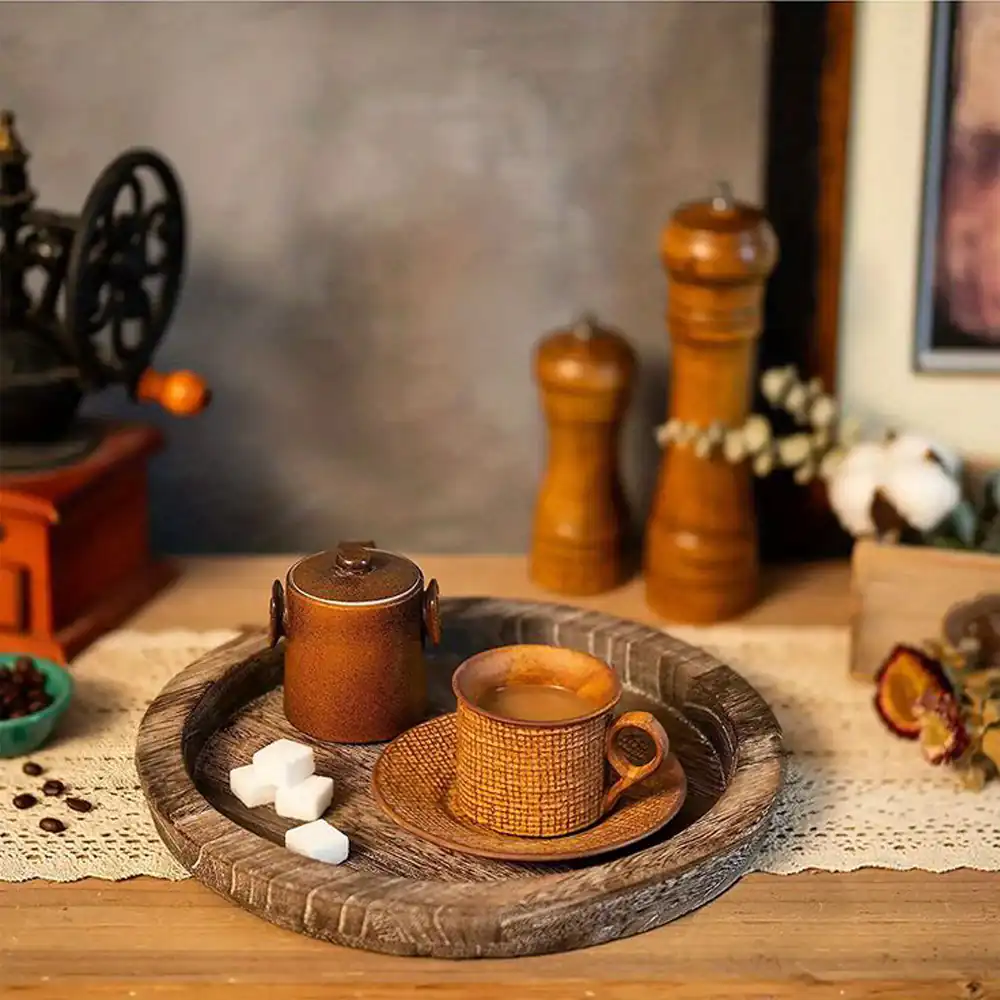 تزیین سینی چوبی روی میز