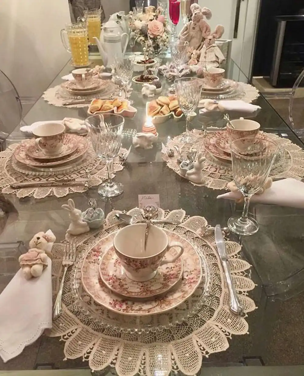 چیدمان میز ناهار خوری لوکس