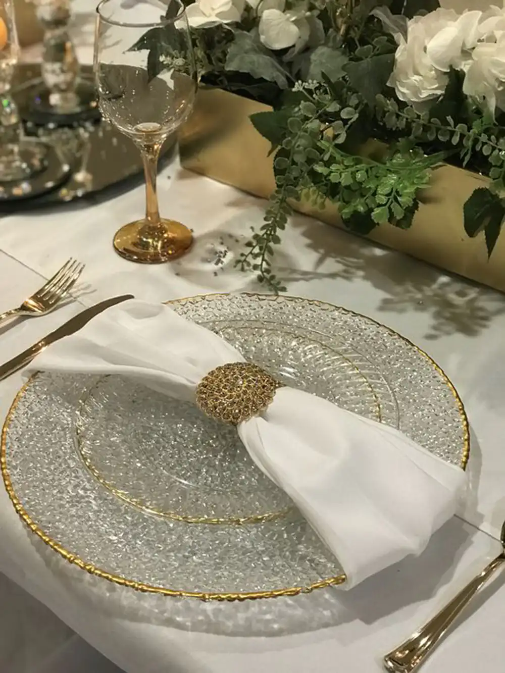 چیدمان میز ناهار خوری لوکس