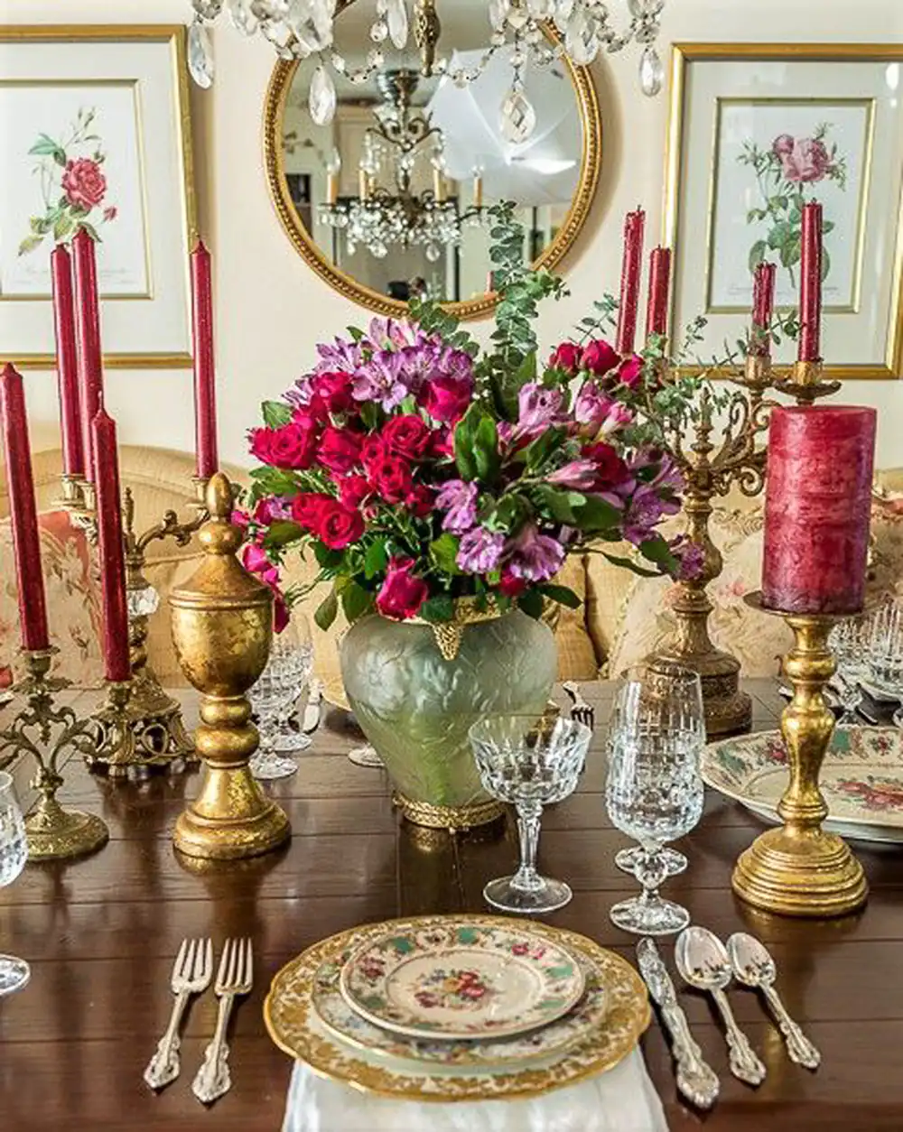 چیدمان میز ناهار خوری لوکس