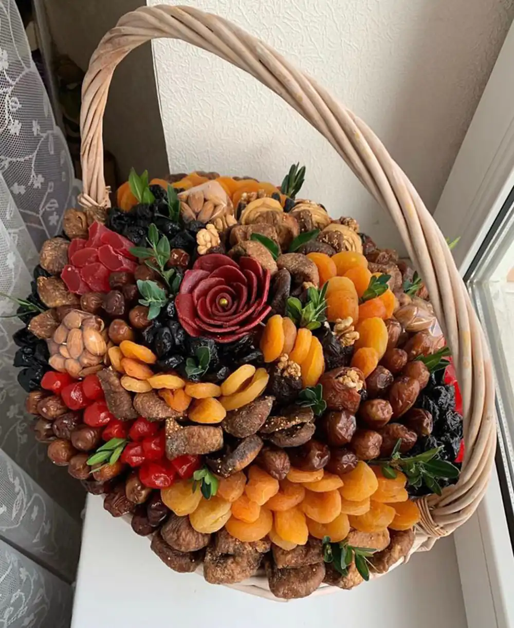 تزیین شب یلدا برای عروس اینستاگرام