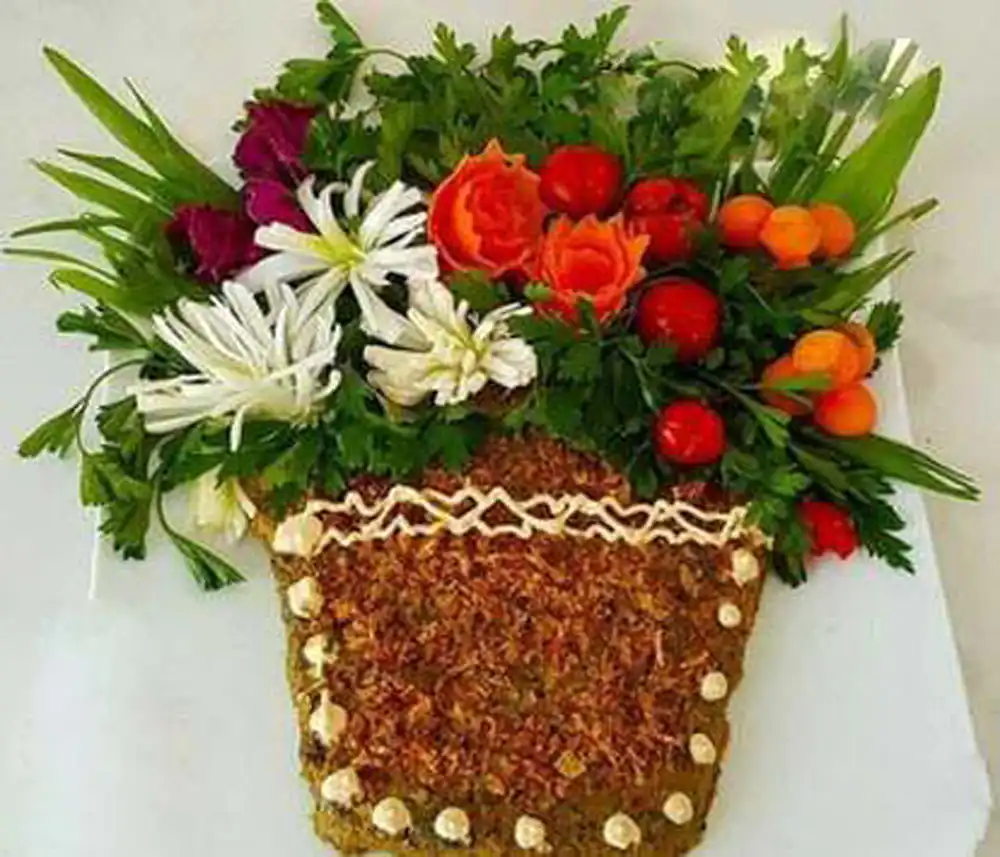تزیین کشک بادمجان با قیف
