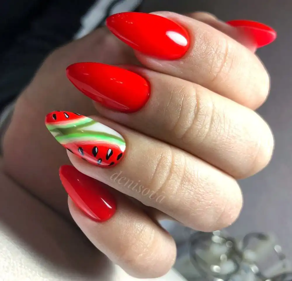 کاشت ناخن یلدایی