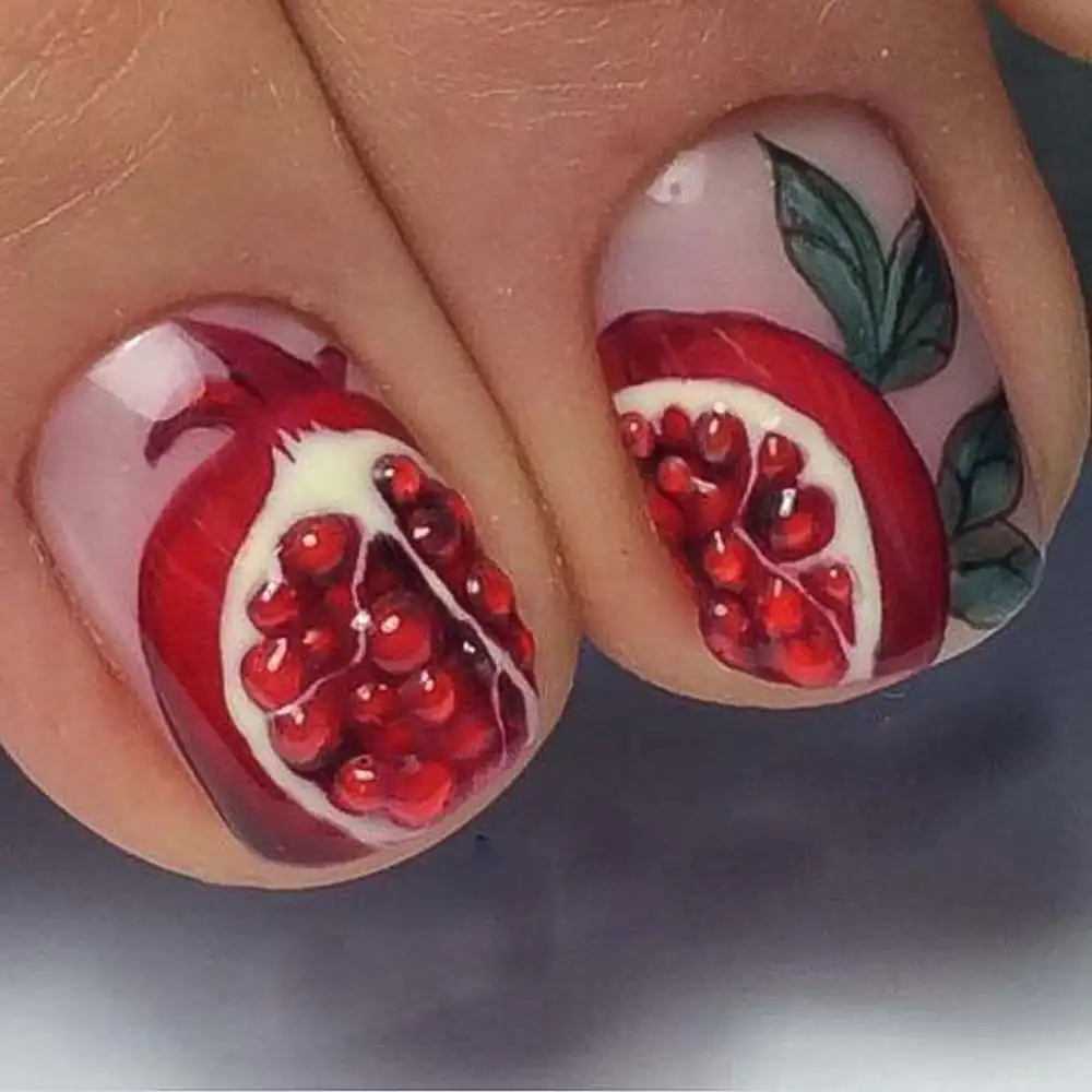طراحی ناخن شب یلدا ساده