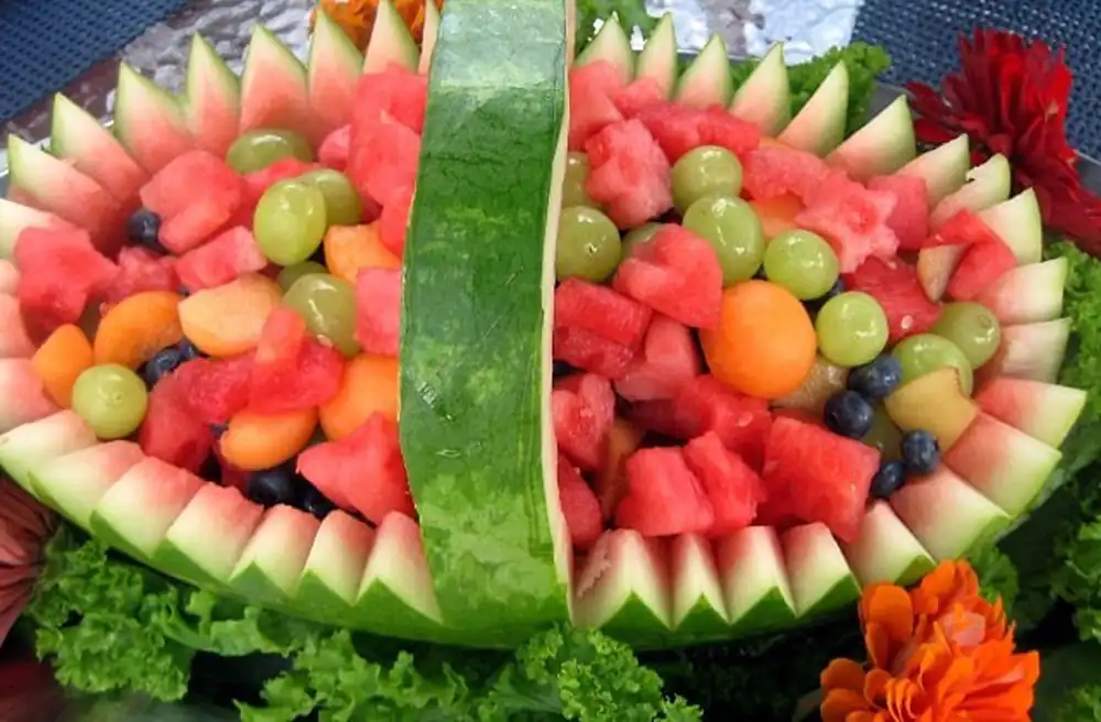 تزیین میوه شب یلدا برای مدرسه