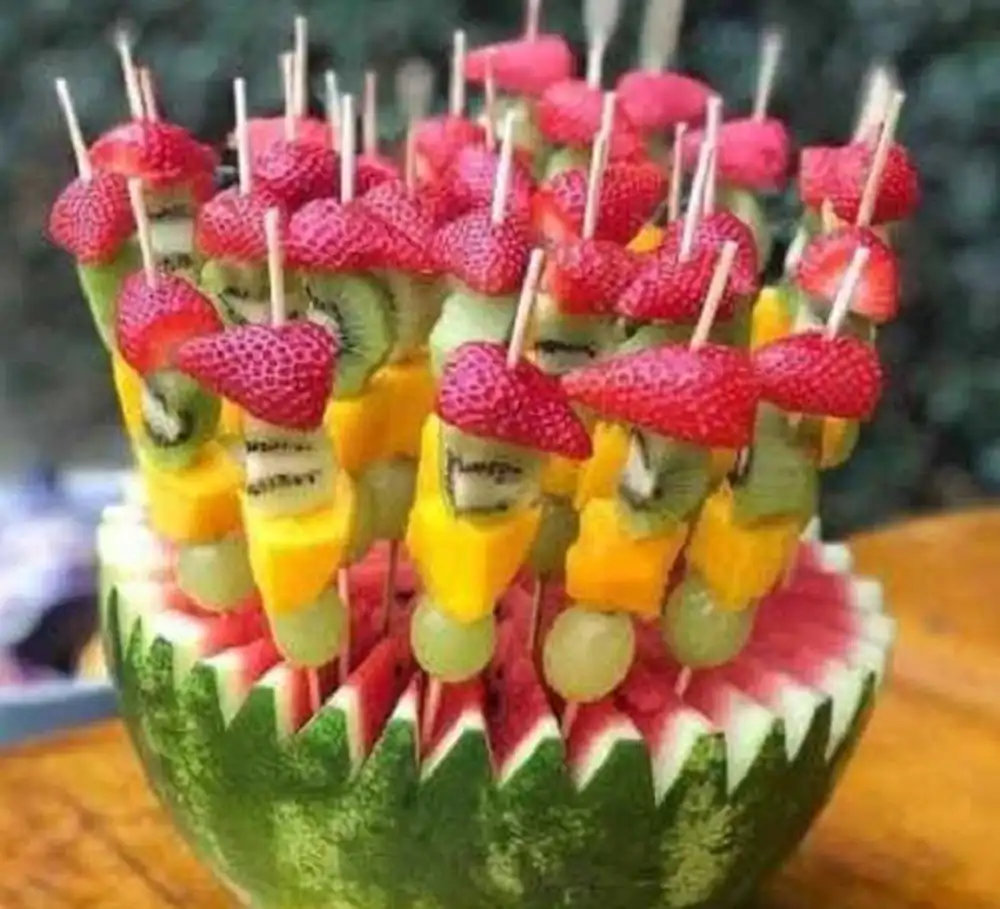 تزیین میوه شب یلدا برای مدرسه